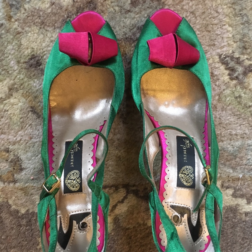 EUC Satin Pumps